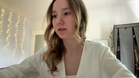 Snapshot of lisasmall chatting on 06/13/26, 04:16 lisasmall online show from 06/13/26, 04:16