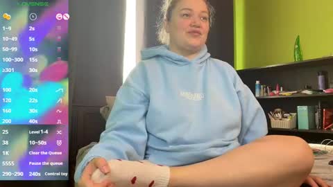 Snapshot of lisawilliamsss chatting on 02/25/26, 08:02 Lisa online show from 02/25/26, 08:02