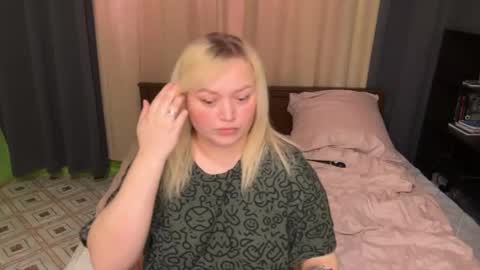 Snapshot of lisawilliamsss chatting on 03/18/26, 10:29 Lisa online show from 03/18/26, 10:29