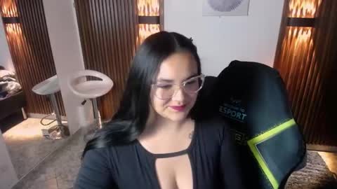 Snapshot of lisbeth201 chatting on 05/13/26, 08:27 lisbeth201 online show from 05/13/26, 08:27