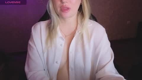 Snapshot of lisenok26 chatting on 05/15/26, 01:01 Anna online show from 05/15/26, 01:01