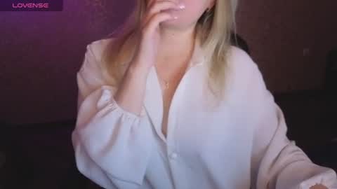 Snapshot of lisenok26 chatting on 06/09/26, 10:54 Anna online show from 06/09/26, 10:54