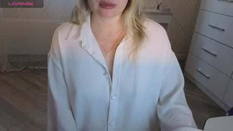 Snapshot of lisenok26 chatting on 08/02/26, 11:08 Anna online show from 08/02/26, 11:08
