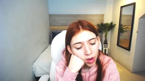 Snapshot of liseth_fox chatting on 12/23/24, 12:30 Liseth Fox online show from 12/23/24, 12:30