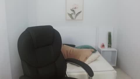 Snapshot of liseth_fox chatting on 01/31/25, 12:18 Liseth Fox online show from 01/31/25, 12:18