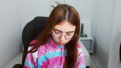 Snapshot of liseth_fox chatting on 02/17/25, 12:48 Liseth Fox online show from 02/17/25, 12:48