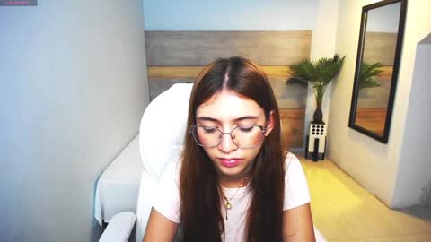 Snapshot of liseth_fox chatting on 02/20/25, 08:58 Liseth Fox online show from 02/20/25, 08:58