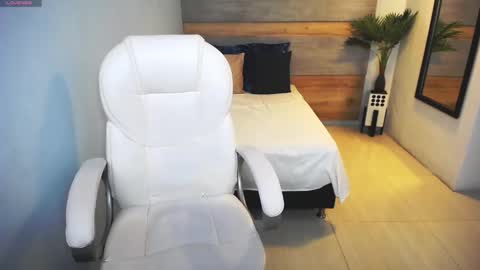 Snapshot of liseth_fox chatting on 02/23/25, 01:35 Liseth Fox online show from 02/23/25, 01:35