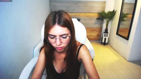 Snapshot of liseth_fox chatting on 02/24/25, 10:14 Liseth Fox online show from 02/24/25, 10:14