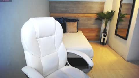 Snapshot of liseth_fox chatting on 02/25/25, 01:20 Liseth Fox online show from 02/25/25, 01:20