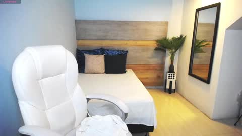 Snapshot of liseth_fox chatting on 02/25/25, 11:11 Liseth Fox online show from 02/25/25, 11:11