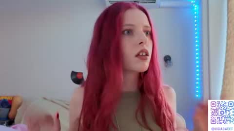 Snapshot of lisiasweet chatting on 06/19/26, 02:32 Lika online show from 06/19/26, 02:32