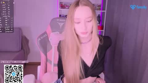 Snapshot of lissa__fox chatting on 04/23/26, 12:29 lissa online show from 04/23/26, 12:29