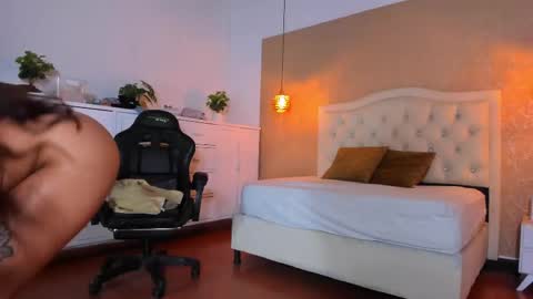 L I S S A  online show from 02/13/25, 01:59