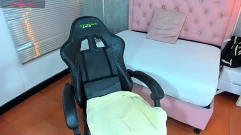 L I S S A  online show from 11/14/25, 03:38