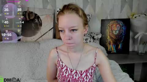 Snapshot of lissa_kitsune chatting on 09/23/25, 07:44 Lissa online show from 09/23/25, 07:44