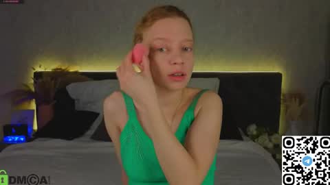 Snapshot of lissa_kitsune chatting on 04/25/26, 01:30 Lissa online show from 04/25/26, 01:30