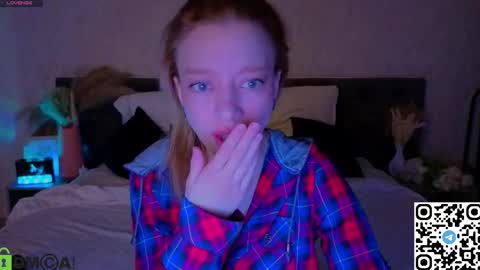 Snapshot of lissa_kitsune chatting on 04/27/26, 01:03 Lissa online show from 04/27/26, 01:03