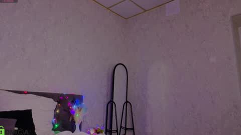 Snapshot of lissa_kitsune chatting on 05/20/26, 01:12 Lissa online show from 05/20/26, 01:12
