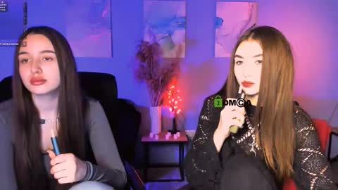 lissa_night online show from 11/08/25, 10:04