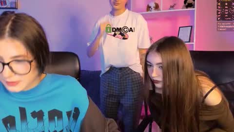 lissa_night online show from 12/01/25, 11:48