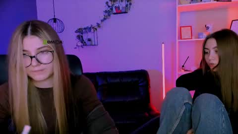 lissa_night online show from 05/15/26, 06:59