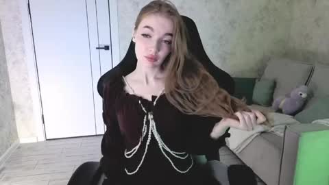 Lissa online show from 05/10/26, 02:17