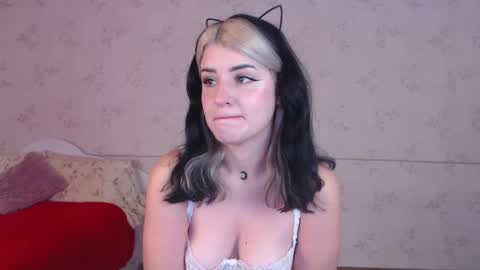 Alice Dont forget to thumbs up its very important  online show from 11/26/25, 08:37