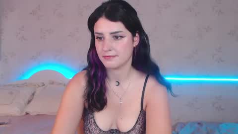 Snapshot of lissalucy chatting on 06/18/26, 09:58 Alice Dont forget to thumbs up its very important online show from 06/18/26, 09:58
