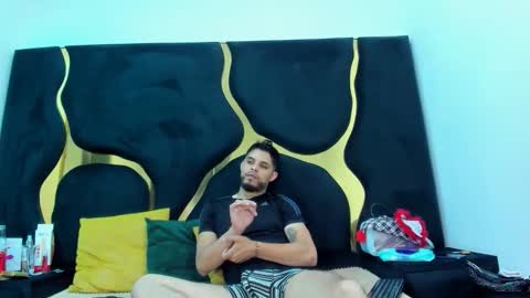 LISSA JHONS online show from 12/19/25, 05:25