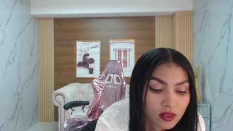 lissandra_s online show from 09/17/25, 10:33