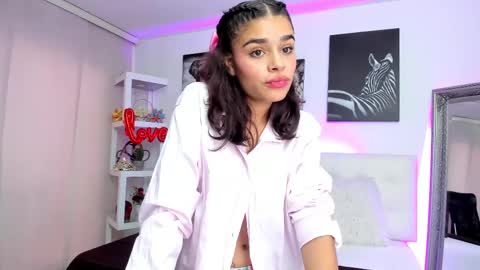 Snapshot of lissbrown chatting on 02/18/25, 12:39 Liss Brown online show from 02/18/25, 12:39