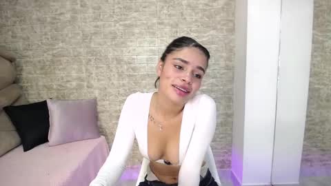 Snapshot of lissbrown chatting on 11/01/25, 12:51 Liss Brown online show from 11/01/25, 12:51