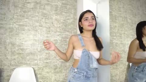 Snapshot of lissbrown chatting on 11/15/25, 12:56 Liss Brown online show from 11/15/25, 12:56