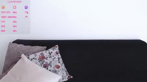 Snapshot of lissy_linda chatting on 03/22/26, 05:27 Liseth online show from 03/22/26, 05:27