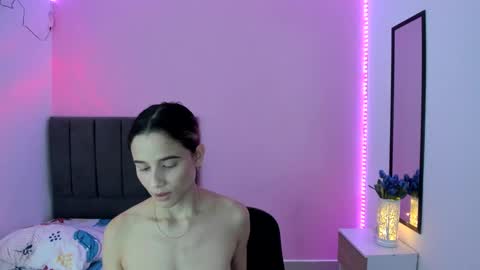 Snapshot of liswett_ chatting on 12/19/24, 10:21 Liss online show from 12/19/24, 10:21