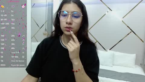 Snapshot of lita_rogers chatting on 12/17/24, 01:27 Lita online show from 12/17/24, 01:27