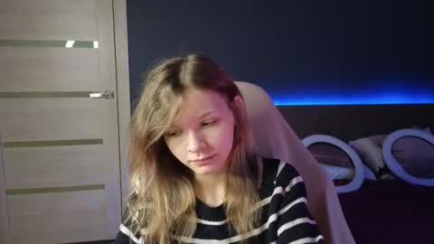 Lena online show from 10/14/25, 01:50