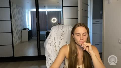 Snapshot of litle_girl05 chatting on 07/31/26, 02:49 LUNA online show from 07/31/26, 02:49