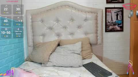 Snapshot of litlenessa_ chatting on 04/20/26, 01:14 VANESSA online show from 04/20/26, 01:14