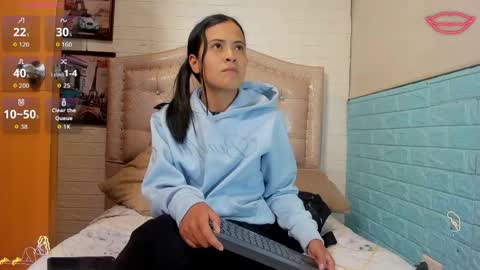 Snapshot of litlenessa_ chatting on 05/02/26, 11:15 VANESSA online show from 05/02/26, 11:15