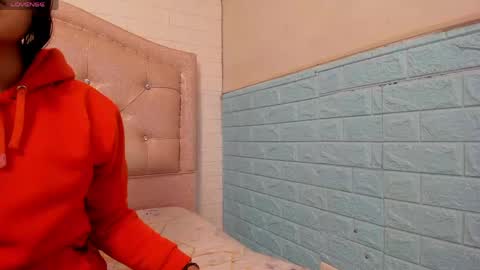 Snapshot of litlenessa_ chatting on 05/04/26, 12:23 VANESSA online show from 05/04/26, 12:23