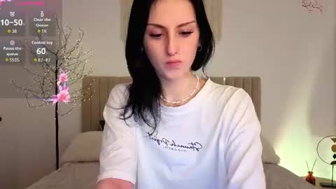 Snapshot of little1_molly chatting on 06/11/26, 08:29 Molly online show from 06/11/26, 08:29