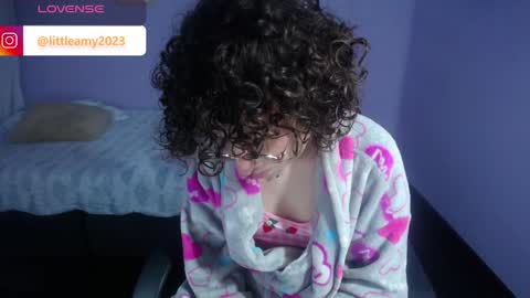 Snapshot of little__amy_ chatting on 01/11/25, 10:08 AMY online show from 01/11/25, 10:08