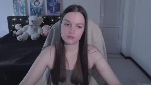 little__flowers online show from 11/14/25, 08:24