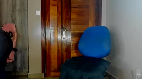 Snapshot of little_africa chatting on 05/13/26, 08:12 little_africa online show from 05/13/26, 08:12