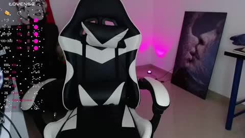 Snapshot of little_amy__ chatting on 02/26/26, 11:37 Amelie online show from 02/26/26, 11:37