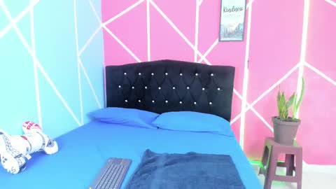 Snapshot of little_angelsky chatting on 03/02/25, 03:02 Michelle. online show from 03/02/25, 03:02