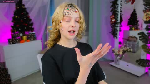 Snapshot of little_anitta chatting on 12/17/24, 10:43 Anita B-day stream on 7TH DEC online show from 12/17/24, 10:43