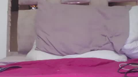 Snapshot of little_aphrodite2 chatting on 03/24/26, 12:15 Aliciaparaisss online show from 03/24/26, 12:15